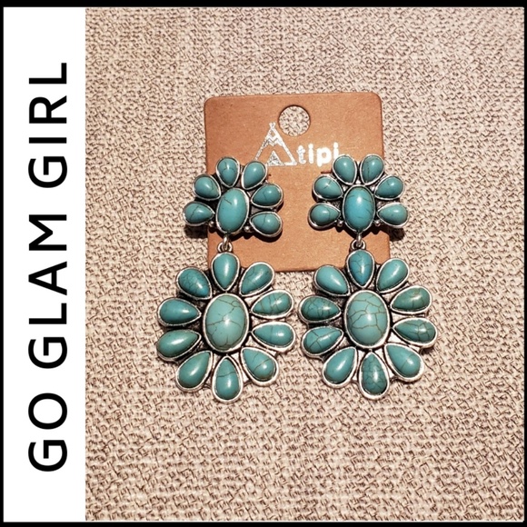 Glam Girl Fashion Jewelry - NWT Iconic Stone Western Earrings in Turquoise